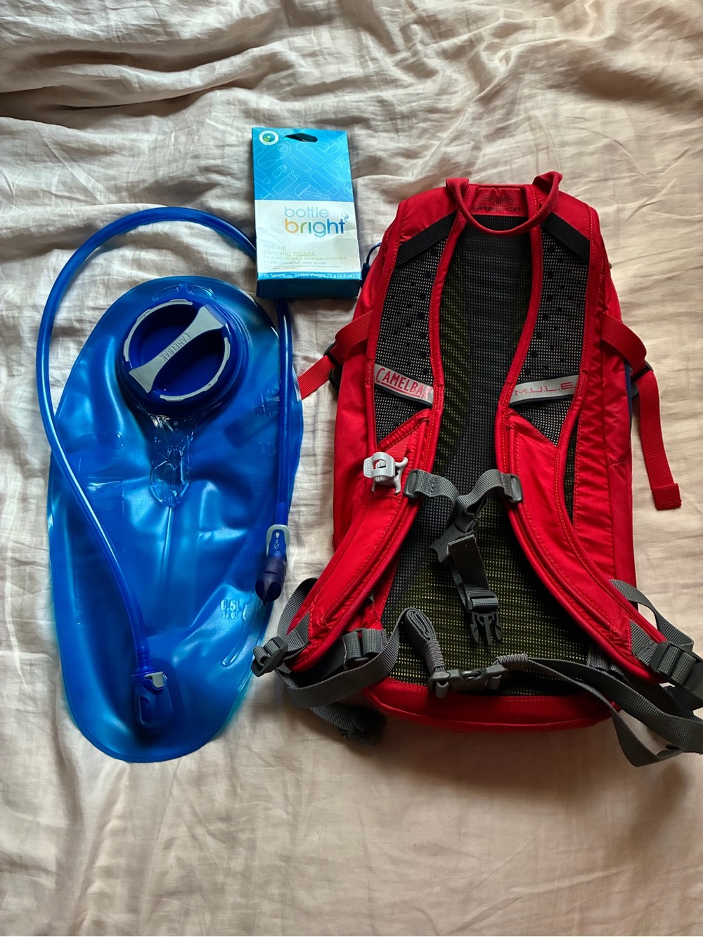 CamelBak M.U.L.E. 12 Hydration Pack Backpack - Red - Excellent Condition - Picture 12 of 16